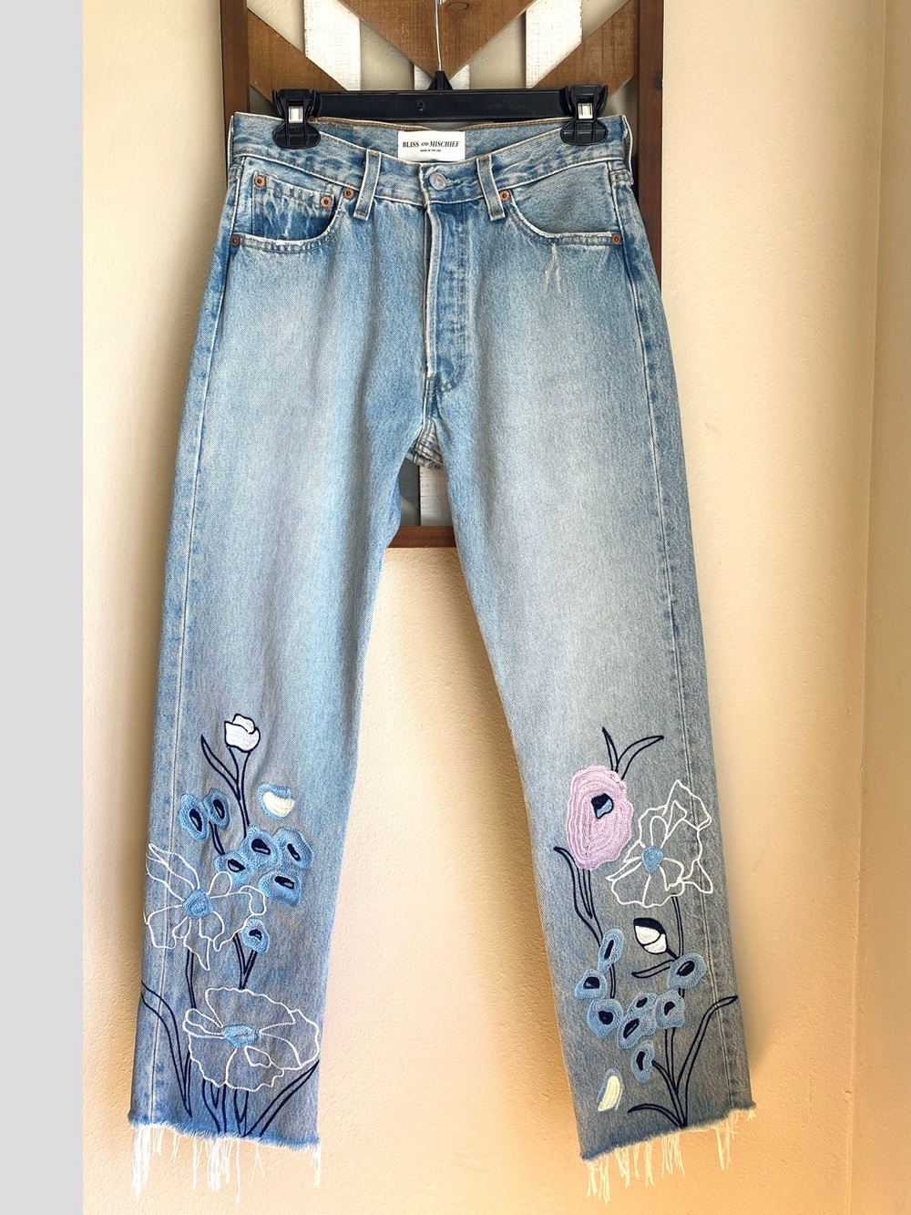 Worn Once 26 Bliss and Mischief Wildflower Embroidered Denim Jeans (27x28) Levis
